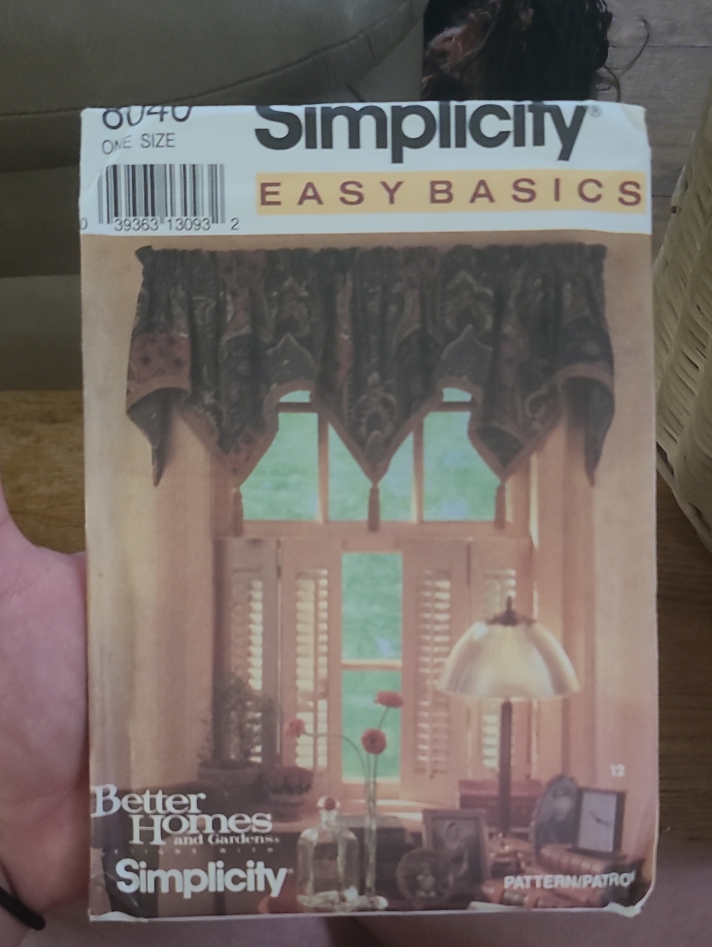 Simplicity Sewing Pattern 8040 from the "Easy Basics" collection UNCUT